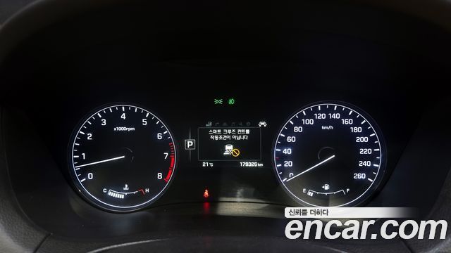 2015 Hyundai Genesis G330 Premium AWD, photograph 8