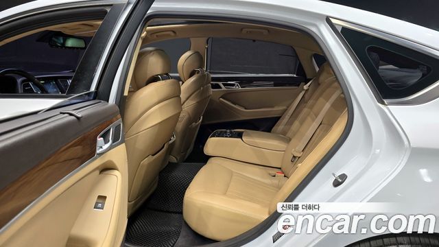 2015 Hyundai Genesis G330 Premium AWD, photograph 7