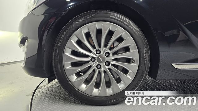 Genesis EQ900 3.3 T-GDI AWD — photo 1 of 32