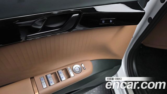 Hyundai Grandeur 2,5 Gasoline 2WD — photo 1 of 37