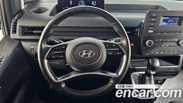 Hyundai Staria Cargo 3-Seater — photo 1 of 31