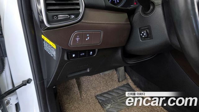 Hyundai Grandeur Exclusive — photo 1 of 20