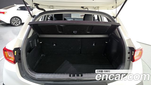 Kia Stonic Diesel 1.6 — photo 1 of 20
