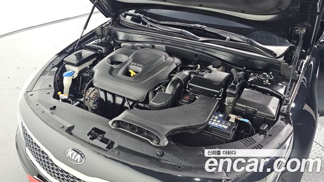 Kia K5 2.0 MX — photo 1 of 20