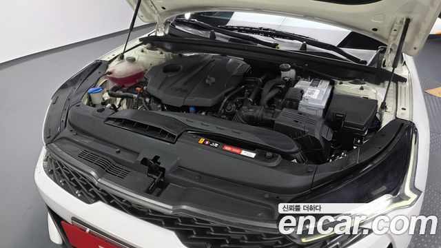 Kia K5 2.0 — photo 1 of 31