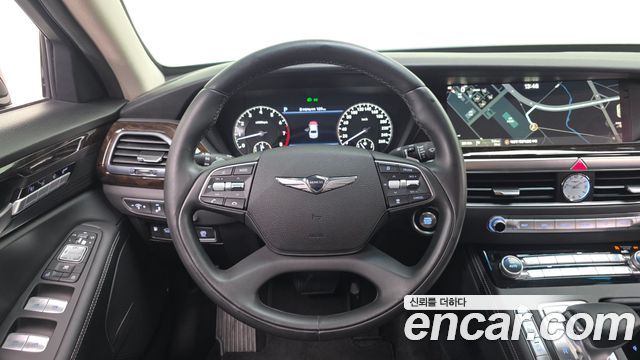 Genesis G90 3.8 AWD — photo 1 of 33