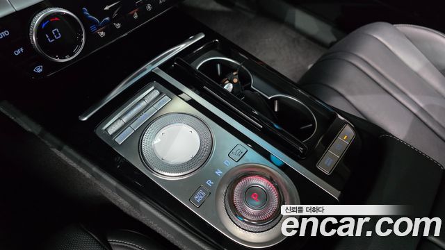 Genesis G80 Gasoline 2.5 Turbo AWD — photo 1 of 36