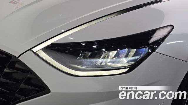 Hyundai Sonata 2.0 — photo 1 of 33