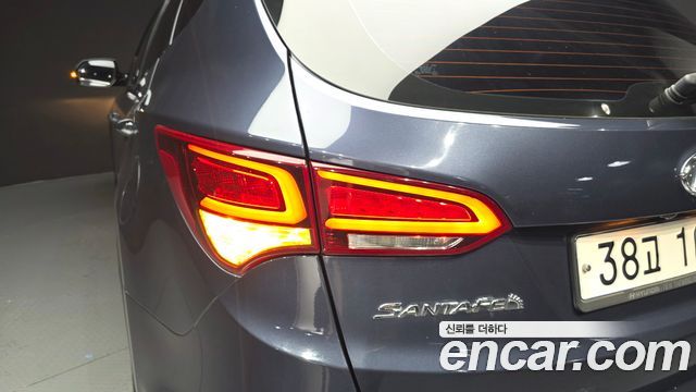 Hyundai Santafe Diesel 2.0 2WD — photo 1 of 30