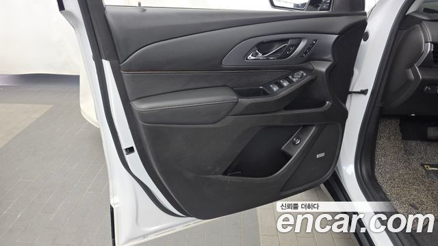 2021 ChevroletGMDaewoo Traverse 3.6 AWD Redline, photograph 3