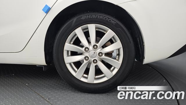 Kia K3 Trendy — photo 1 of 31