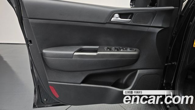 Kia Sportage Diesel 2.0 2WD — photo 1 of 34