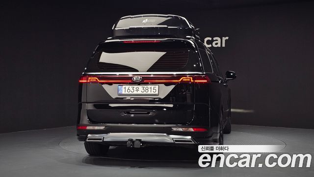 2020 Kia Canival Gasoline 7-Seater Signature, photograph 2
