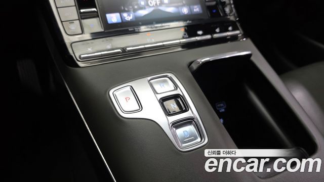 Hyundai Grandeur 2.5 — photo 1 of 30