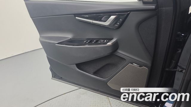 Kia EV6 Standard — photo 1 of 31