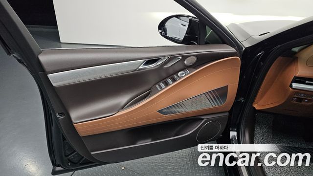 Genesis G80 e-AWD — photo 1 of 34