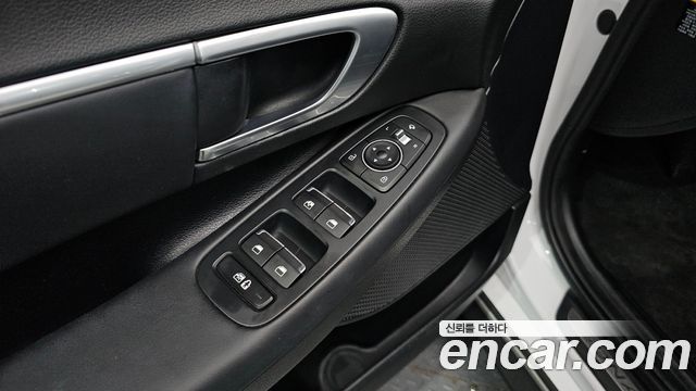 Hyundai Sonata 2.0 LPG(rental car) — photo 1 of 30