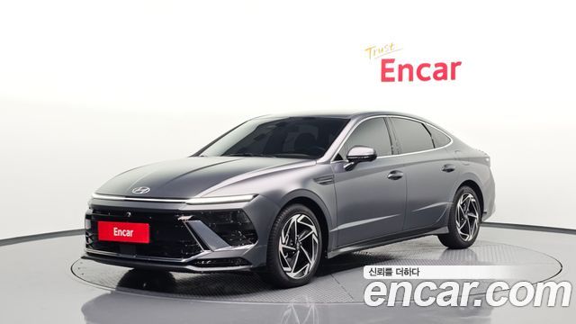 Hyundai Sonata 2.0 — photo 1 of 35