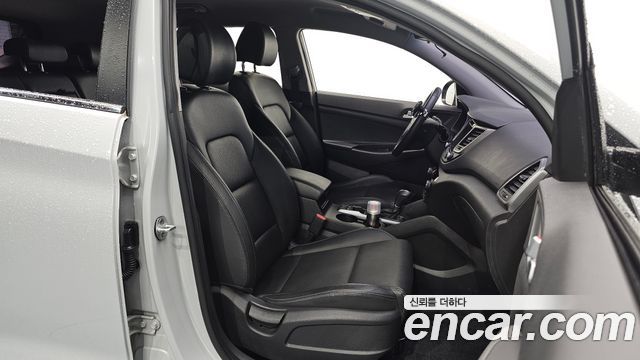 Hyundai Tucson Diesel 1.7 2WD — photo 1 of 32