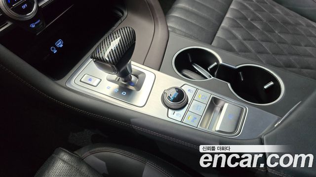 Genesis G70 2.0T — photo 1 of 30