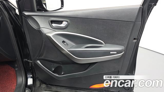 Hyundai Santafe Diesel(e-VGT) 2.0 4WD Exclusive — photo 1 of 30