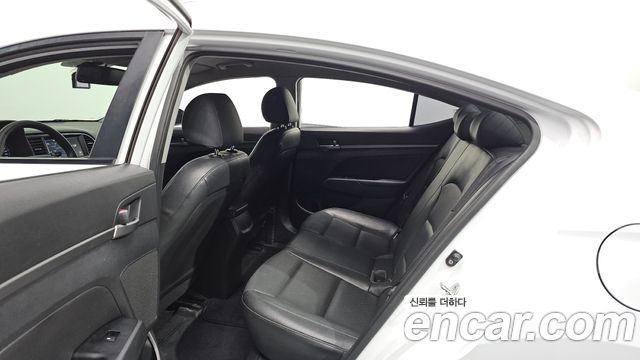 Hyundai AVANTE 1.6 GDI Value Plus — photo 1 of 30