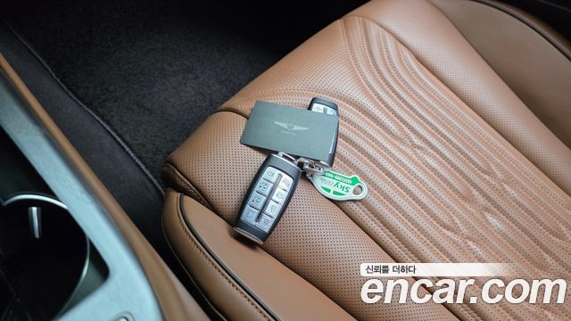 Genesis G80 Gasoline 2.5 Turbo AWD — photo 1 of 37