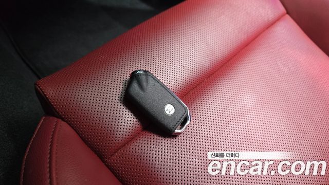 Kia Stinger 2.0 Turbo 2WD — photo 1 of 36