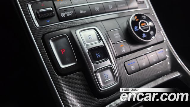 Hyundai Santafe HEV 1.6 4WD — photo 1 of 38