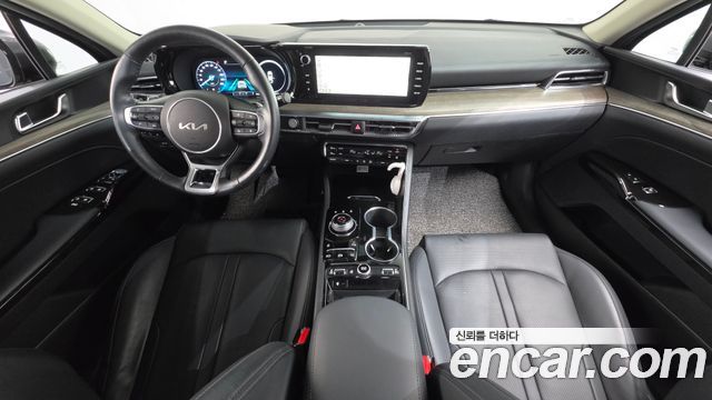 2023 Kia K5 2.0, photograph 2