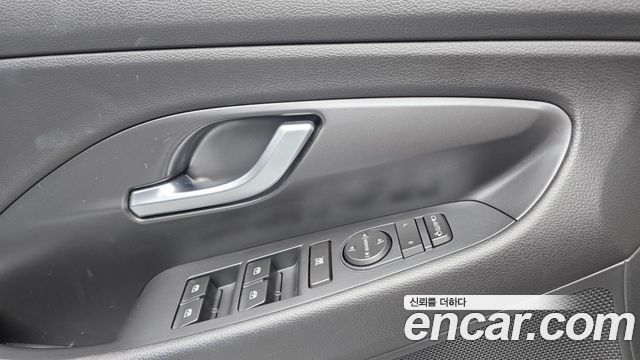Hyundai i30 Diesel 1.6 — photo 1 of 31