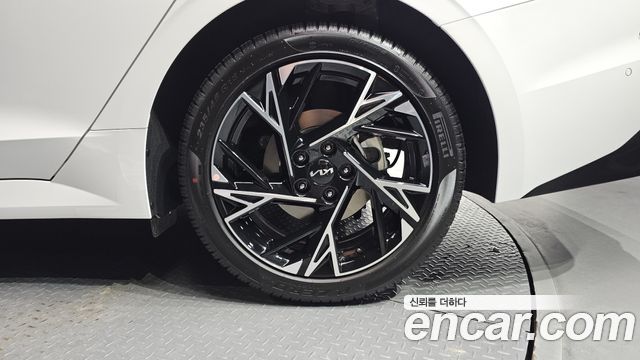 Kia K5 2.0 — photo 1 of 30