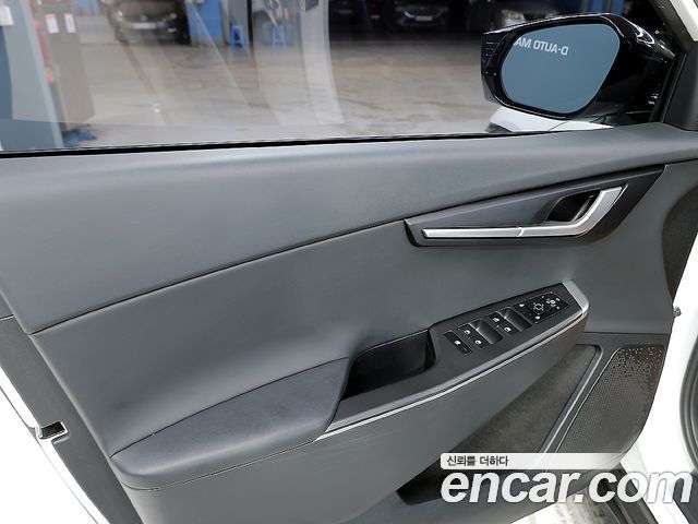 Kia EV6 Long Range — photo 1 of 20