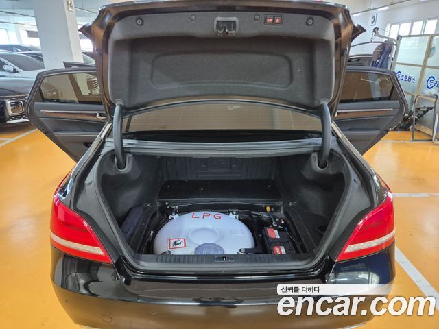 Hyundai Equus VS380 — photo 1 of 20