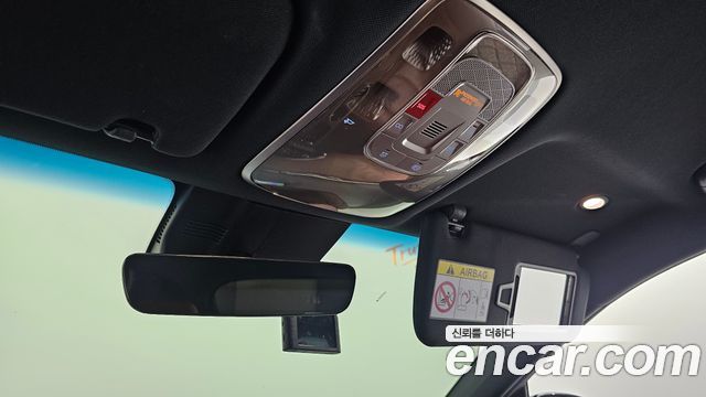 Genesis GV70 2.5T Gasoline 2WD — photo 1 of 31