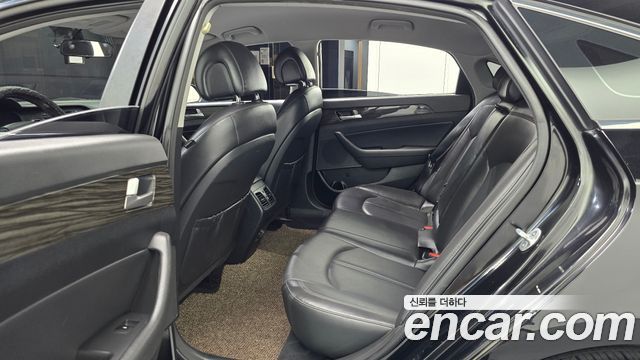 Hyundai Sonata 2.0 Smart — photo 1 of 31