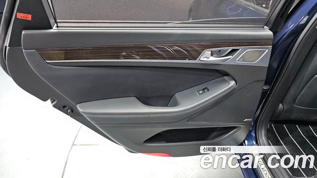 Genesis G80 3.3 GDI AWD — photo 1 of 30