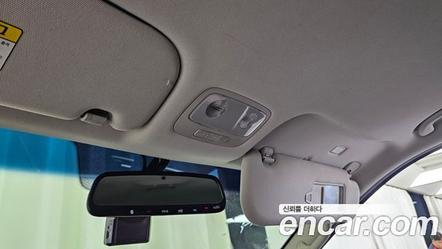 Hyundai Starex 4WD Urban 9-Seater — photo 1 of 20