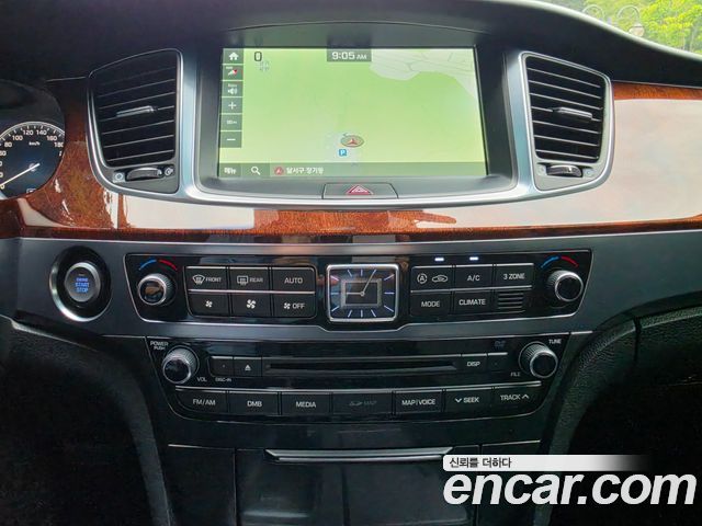 Hyundai Equus VS380 — photo 1 of 20