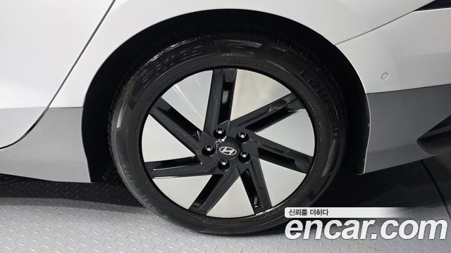 Hyundai Ioniq6 Long Range — photo 1 of 37
