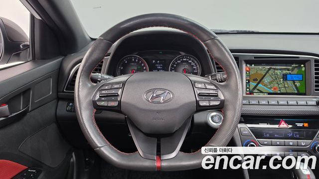 Hyundai AVANTE 1.6 Turbo Sport — photo 1 of 30