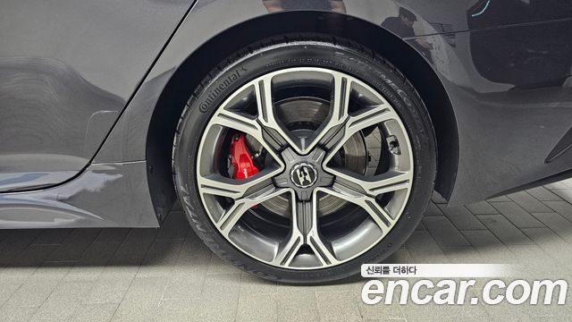 Kia Stinger 3.3 Turbo AWD — photo 1 of 34