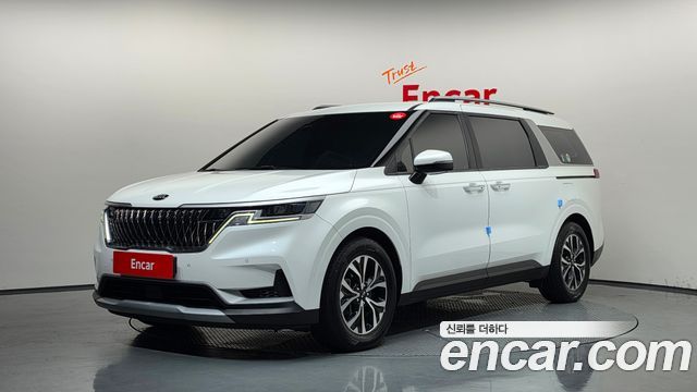 Kia Canival Diesel 9-Seater Prestige — photo 1 of 33