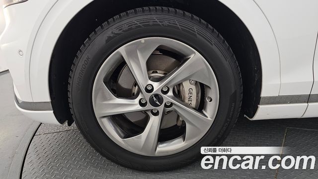 Genesis GV70 2.5T Gasoline AWD — photo 1 of 33