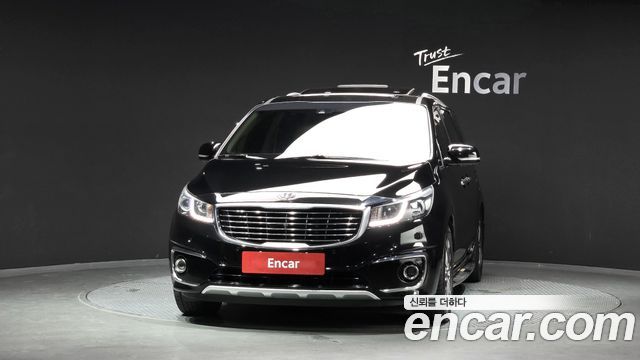 Kia Canival 9-seater Noblesse — photo 1 of 20
