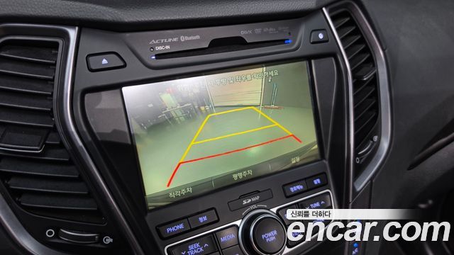 Hyundai Santafe Diesel(e-VGT) 2.0 2WD Exclusive — photo 1 of 20