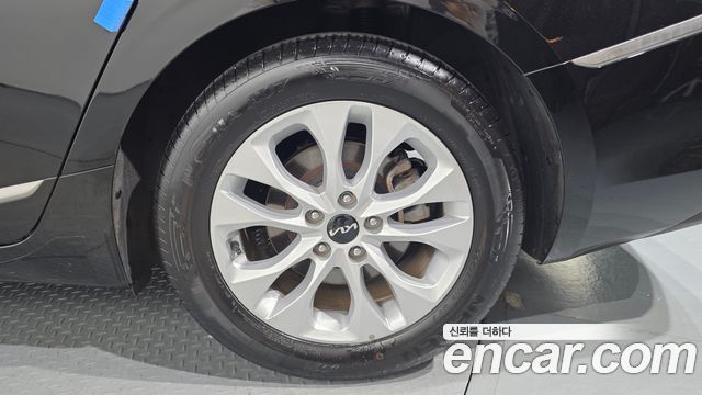 Kia K8 3.5 LPG 2WD — photo 1 of 32