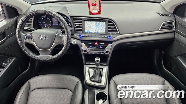 Hyundai AVANTE 1.6 GDI Smart — photo 1 of 20