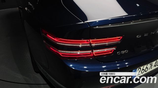 Genesis G80 Gasoline 2.5 Turbo 2WD — photo 1 of 36