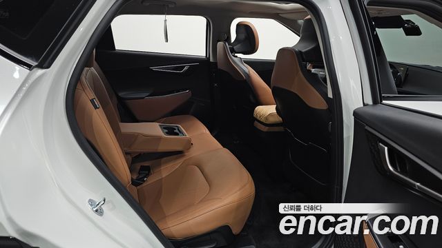 Kia EV6 Long Range 4WD — photo 1 of 34